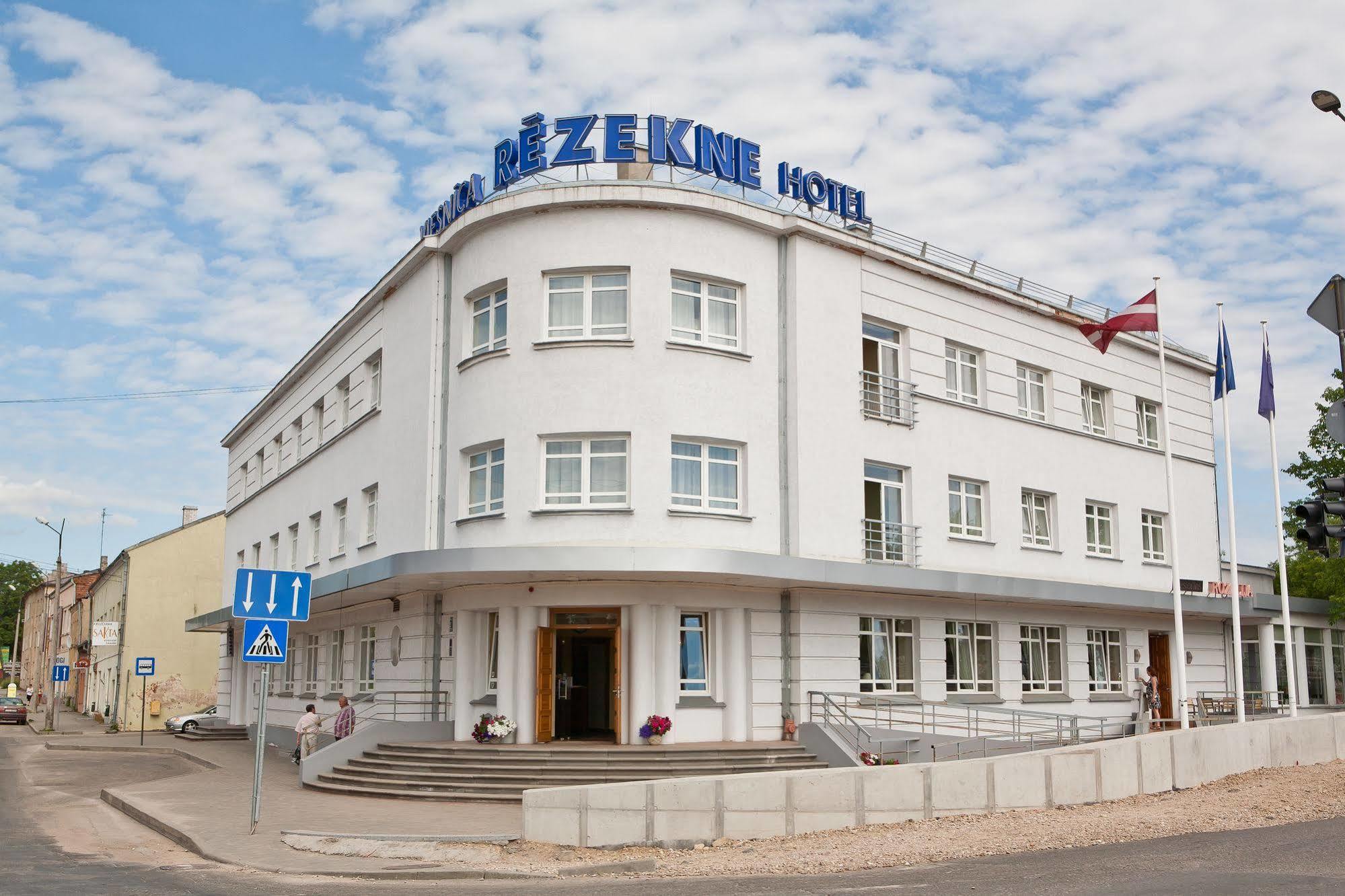 Kolonna Hotel Rēzekne מראה חיצוני תמונה